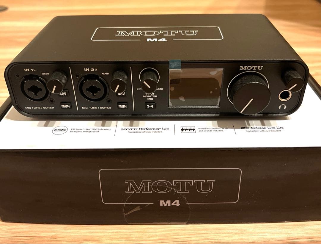 MOTU M4 4-in/4-outオーディオインターフェース