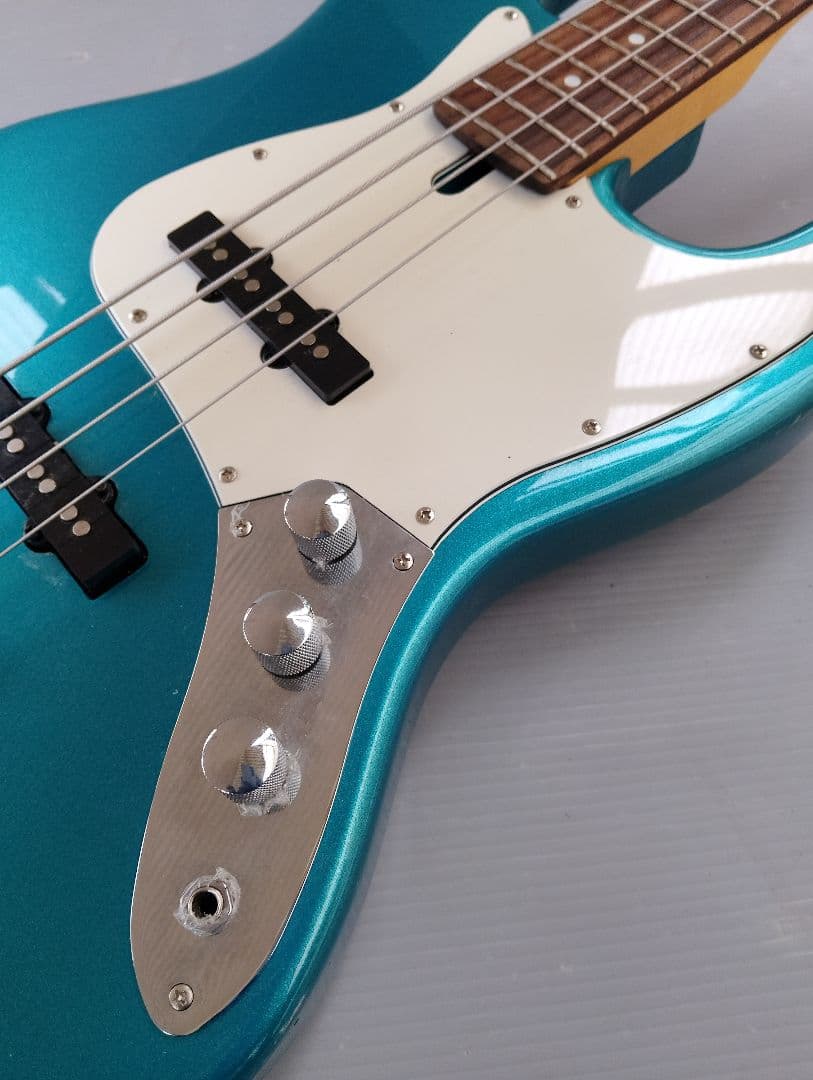 Bacchus（バッカス）のジャズベースタイプのエレキベース(あ84)