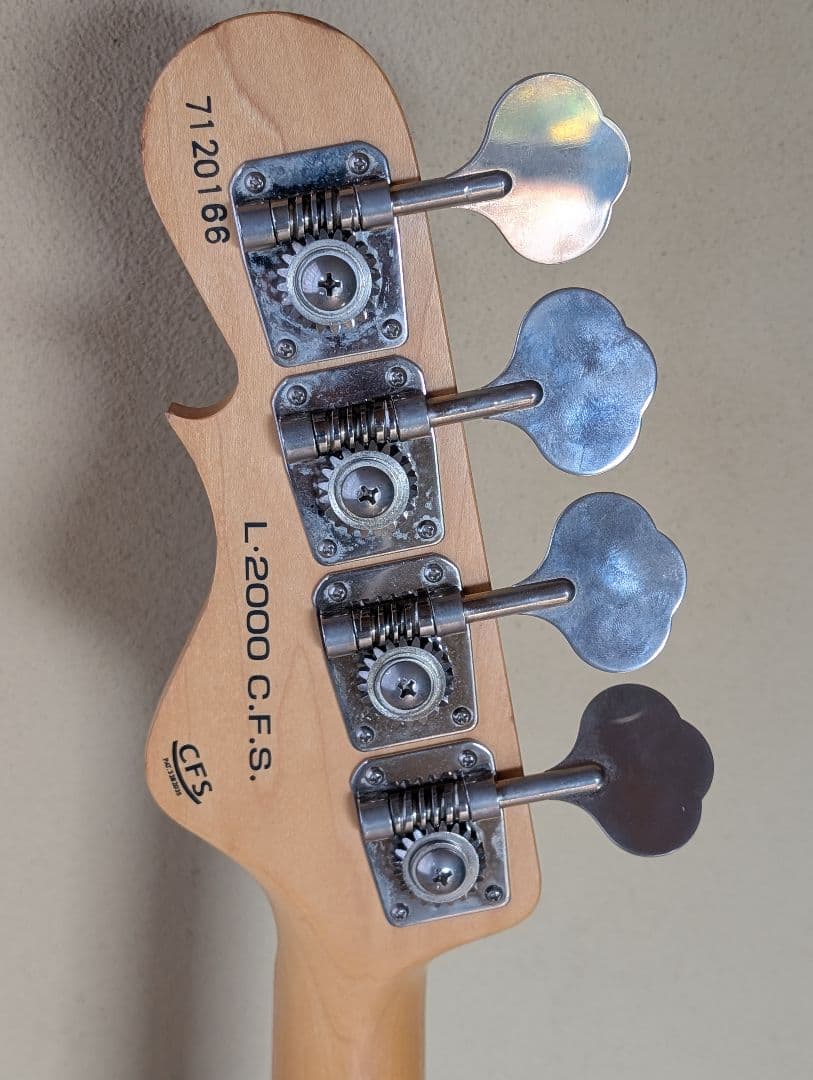 G＆L エレキベース