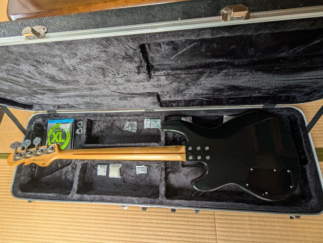 G＆L エレキベース