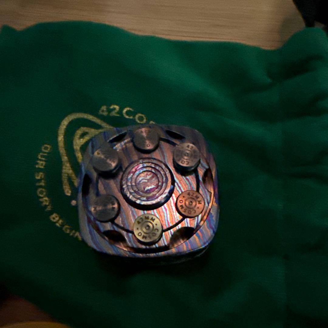 42.COSMO EDC フィジェット