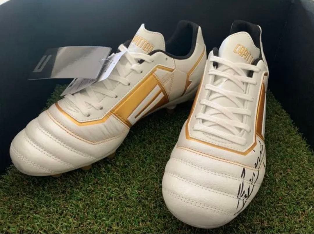 【限定品】Capitten ONE 888 イニエスタ　サイン入り　バルセロナ