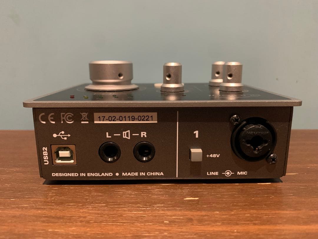 Audient iD4 オーディオインターフェイス