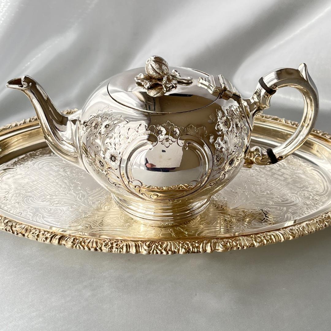 【英国】 ビクトリアンのティーポット【シルバープレート】