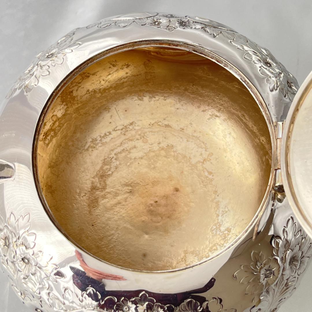 【英国】 ビクトリアンのティーポット【シルバープレート】