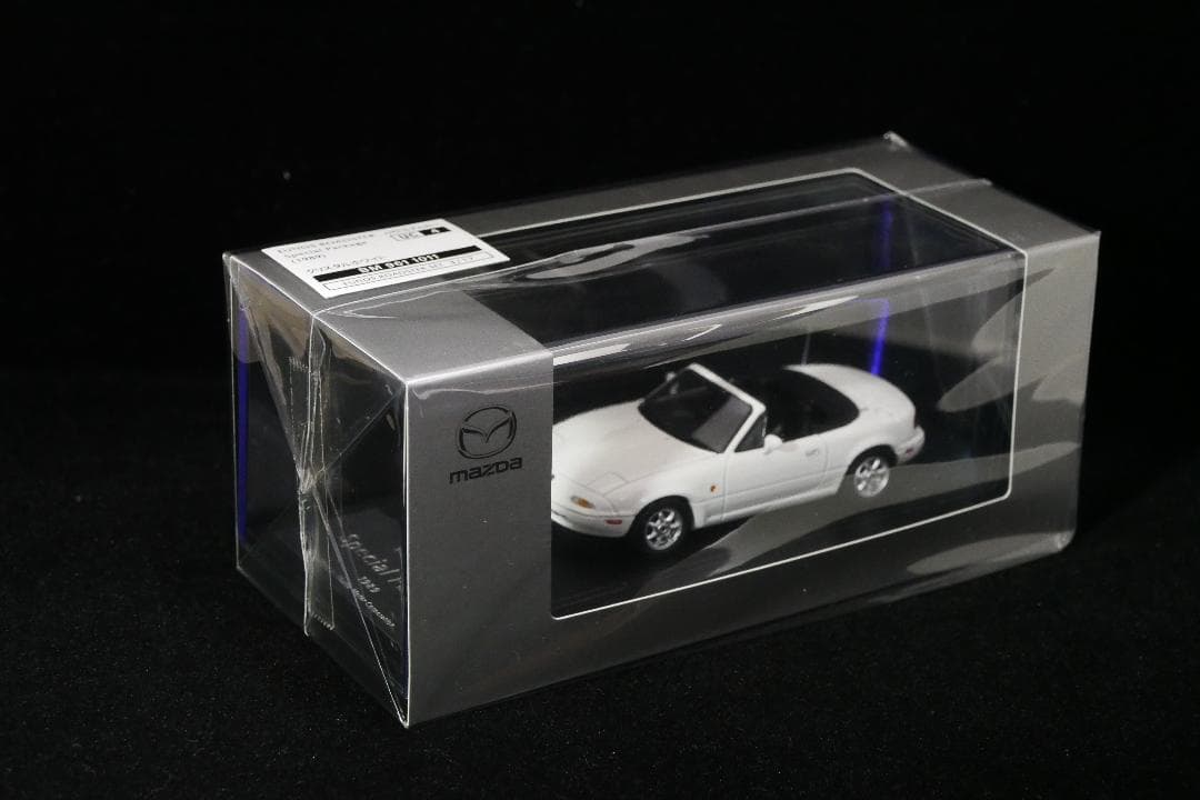 ユーノスロードスター 1/43モデルカー白（マツダコレクション）