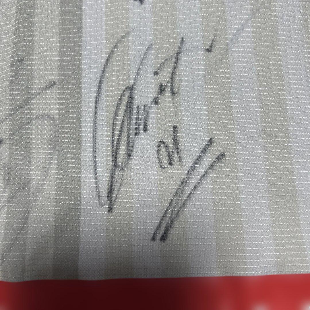 33人のサイン入り！川崎フロンターレ2018年のアウェイユニフォーム