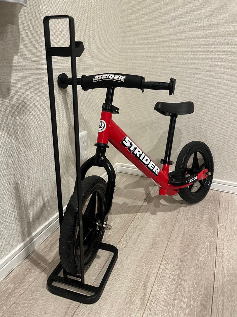 ナカシリSTRIDER スポーツ　レッド　スタンド付き