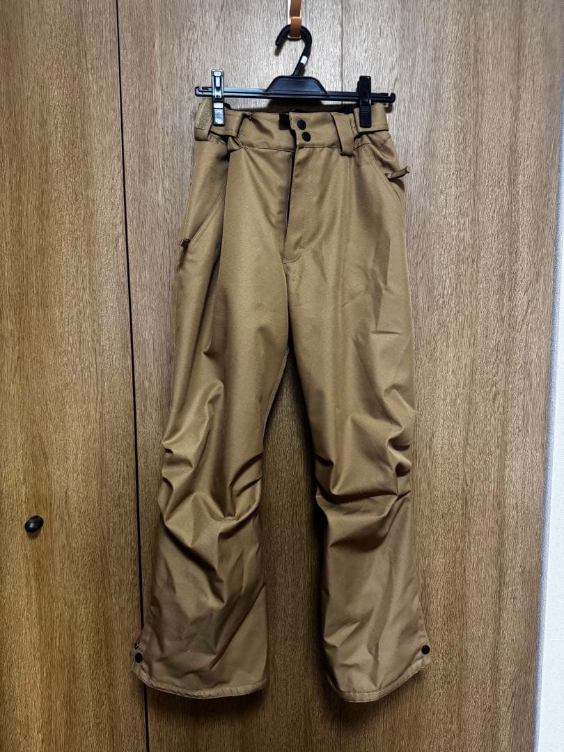 【セール中】【newroll】スノボーウェア 上下セット Sサイズ