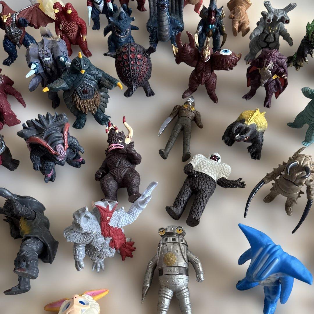 ウルトラ怪獣40体セット