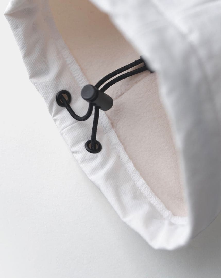 8 YARDS. ゴルフパンツ 白(サイズＬ)新品未使用 完売品