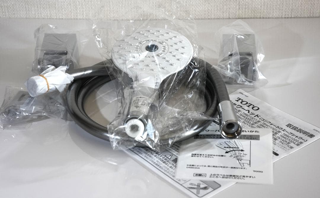TOTO シャワーヘッド(コンフォートウェーブ3モード)・ホース他（未使用）