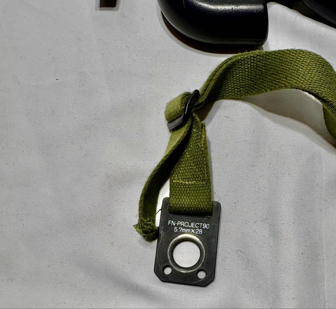 東京マルイ　P-90　フレームパーツ&アルミ製スリングスイベルエンド.、ベルト付