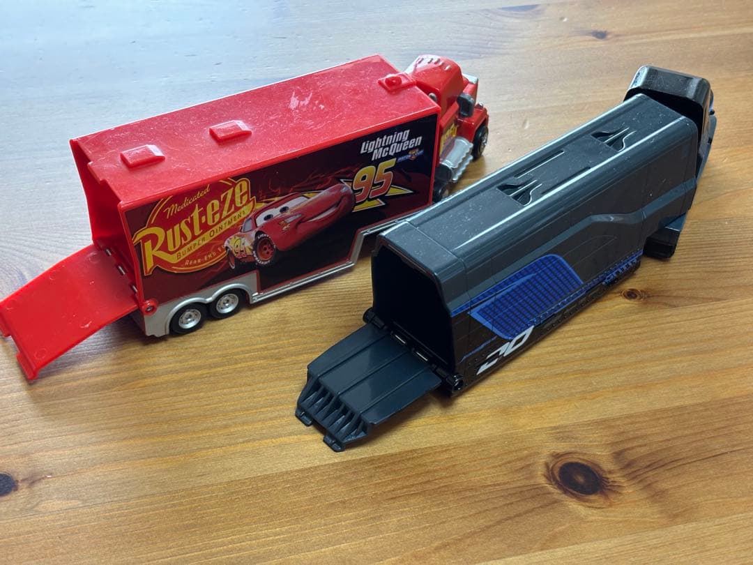 シ*ト様 カーズ　トミカ　マテル　Disneystore セット