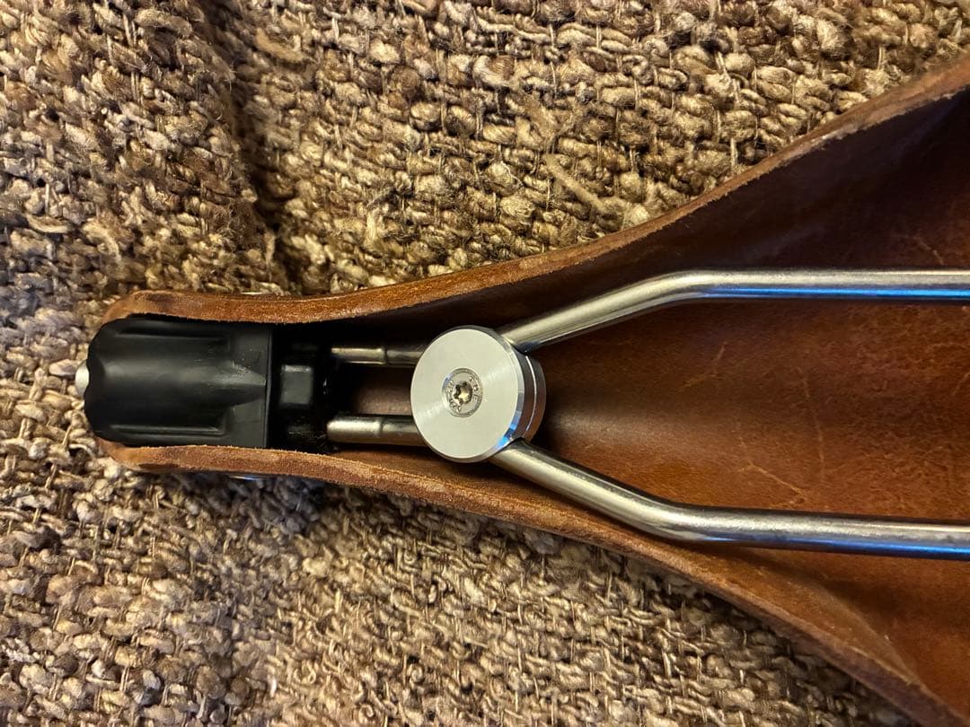 Gilles BERTHOUD ジルベルソー サドル