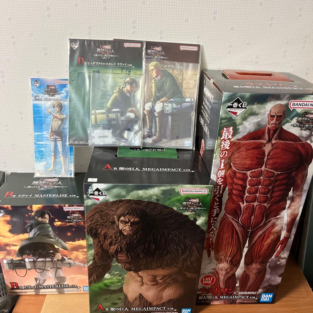 進撃の巨人　一番くじ　セット　獣の巨人　超大型巨人