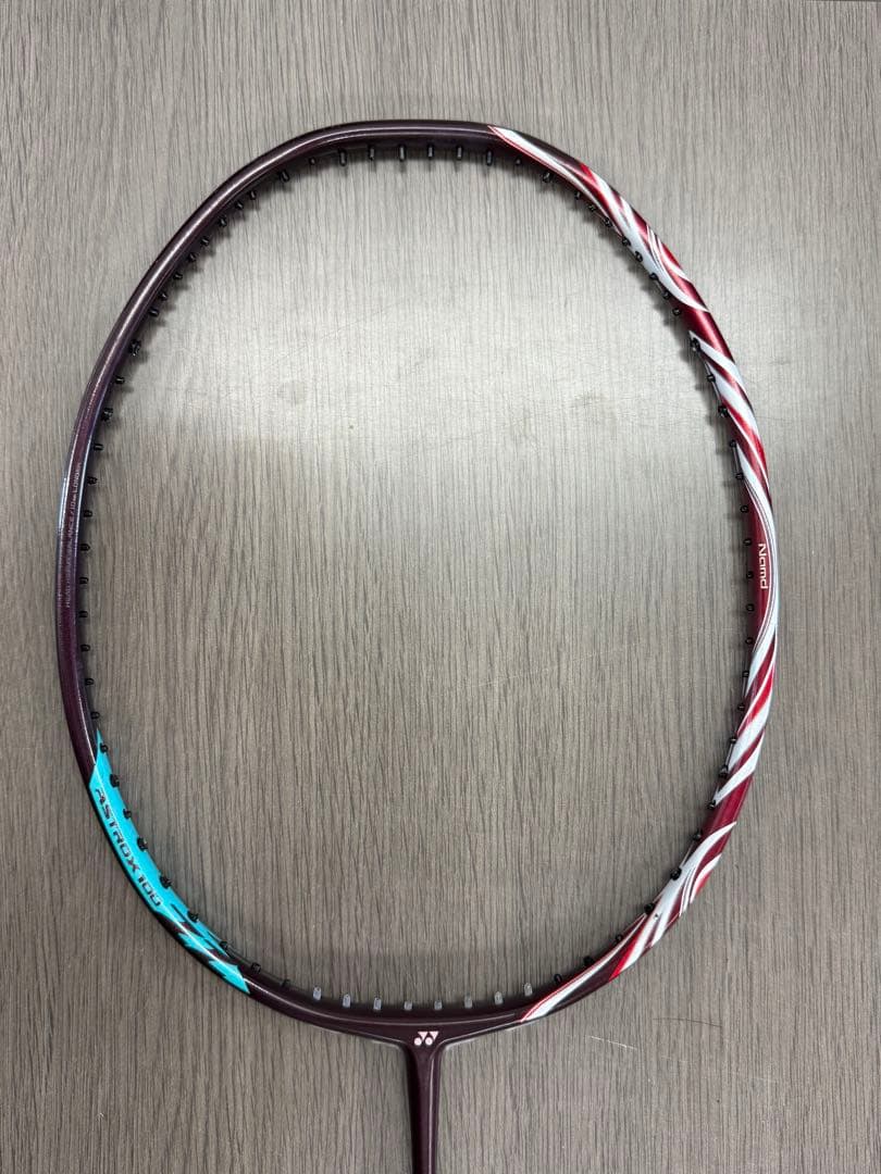 YONEX　アストロクス100ZZ　クレナイ