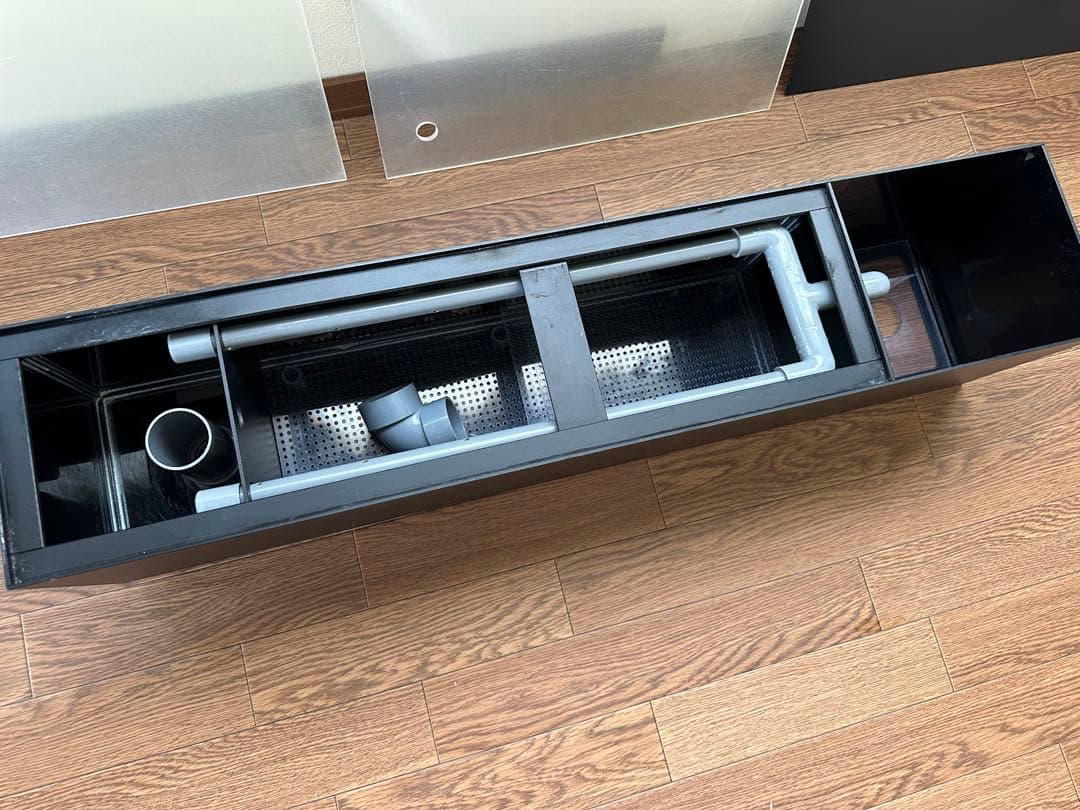 90アクリル水槽 上部濾過　LEDライト付き