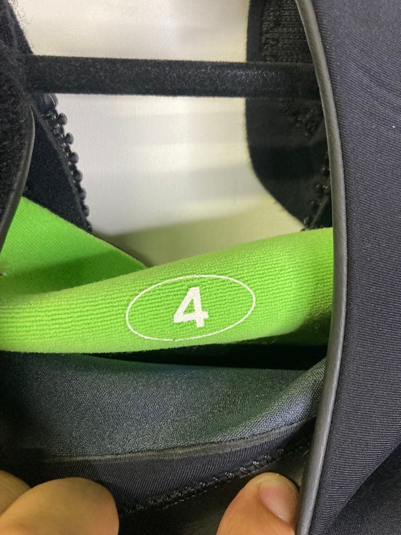 ロキシー フルスーツ シンクロ4mm/3mm レディース　4号　160㌢/50㌕