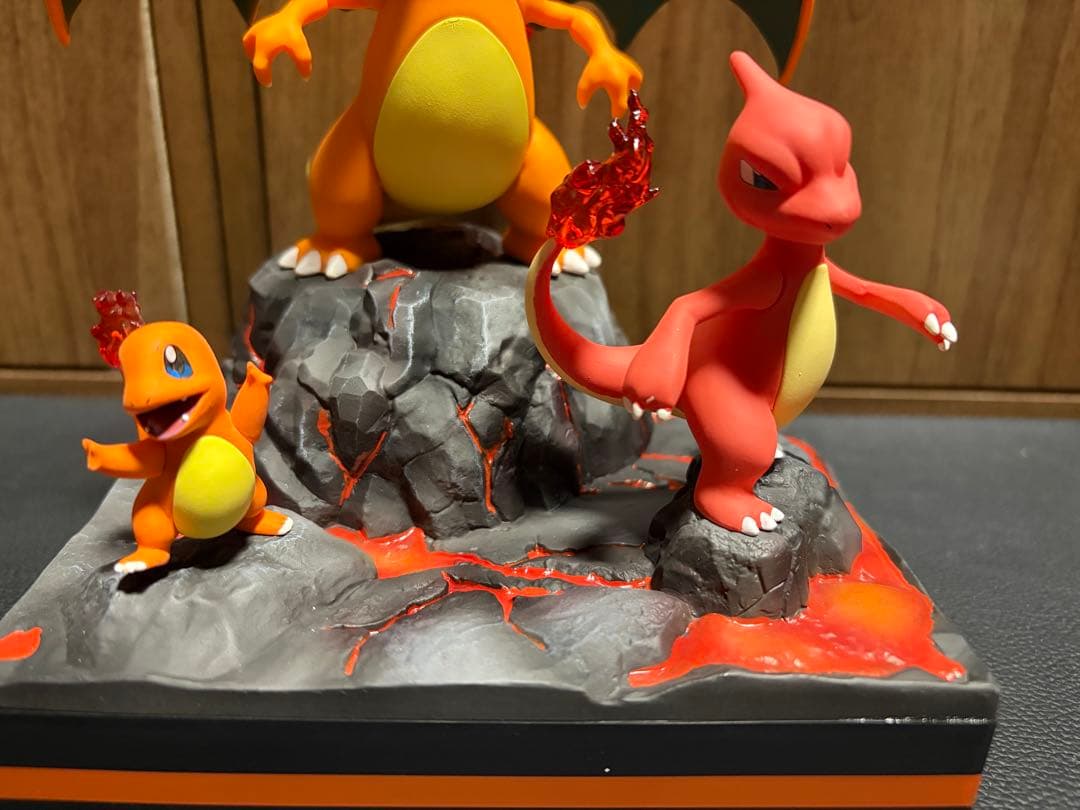 ポケモン フィギュア リザードン リザード ヒトカゲ 一族 新品未使用