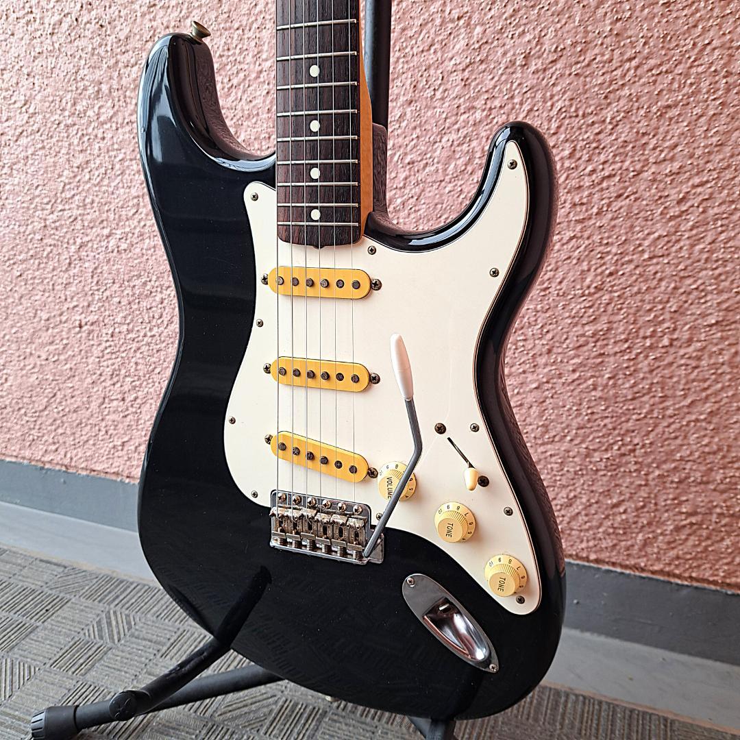 ■Fender Japan ST 62 Stratocaster Eシリアル