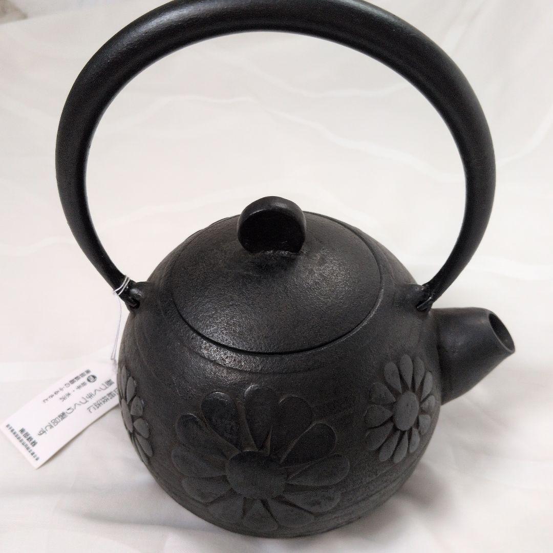 【未使用品】南部鉄器　花模様　鉄瓶