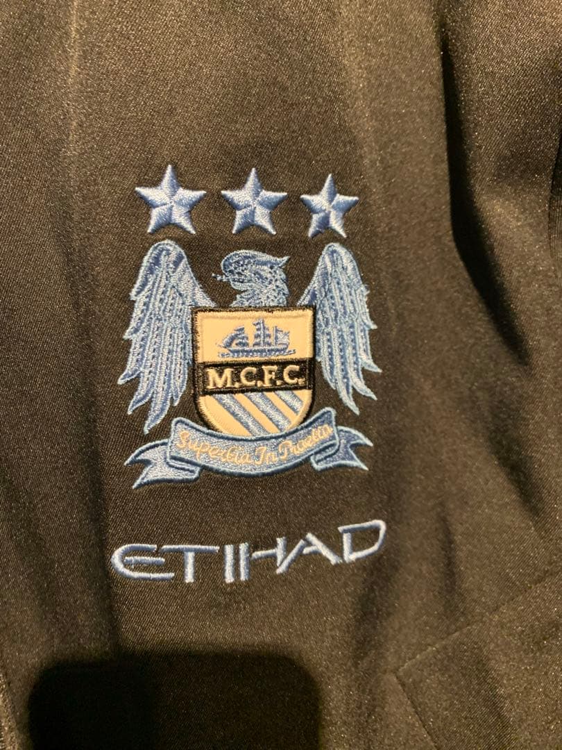希少　旧エンブレム　優勝マンチェスターシティ　アンブロ　トラックジャケット　中古