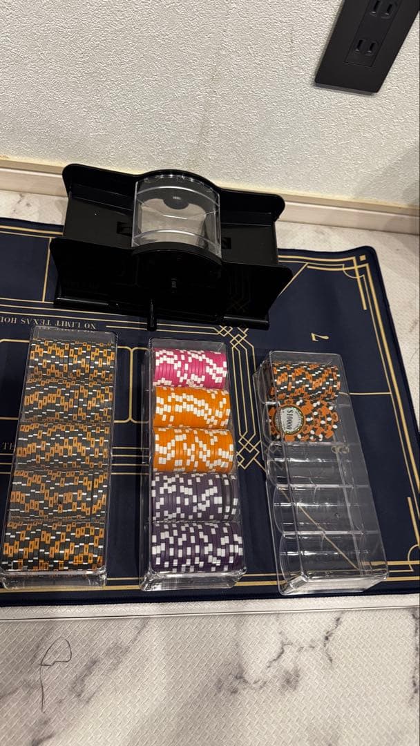 【値下げ】本格ポーカーセット(9種類　計525枚) 10,000チップも