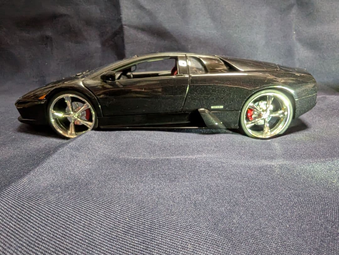 オートアート1/18ランボルギーニムルシエラゴ改(クロームホイール、レッドシート