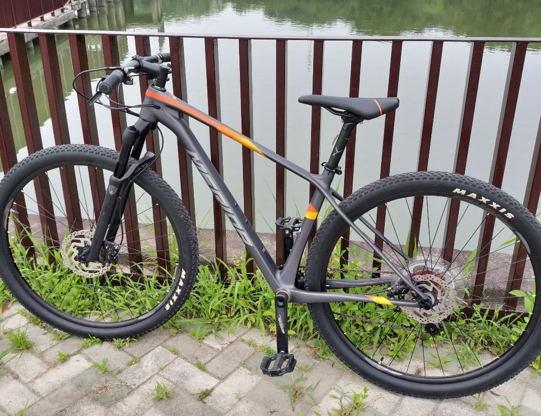 keigo.825　MERIDA　カーボンマウンテンバイク 29インチ