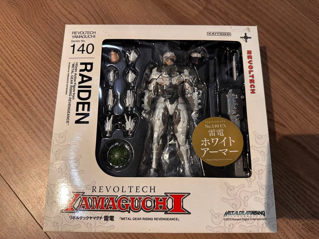リボルテックヤマグチ　雷電　ホワイトアーマー　No.140 RAIDEN