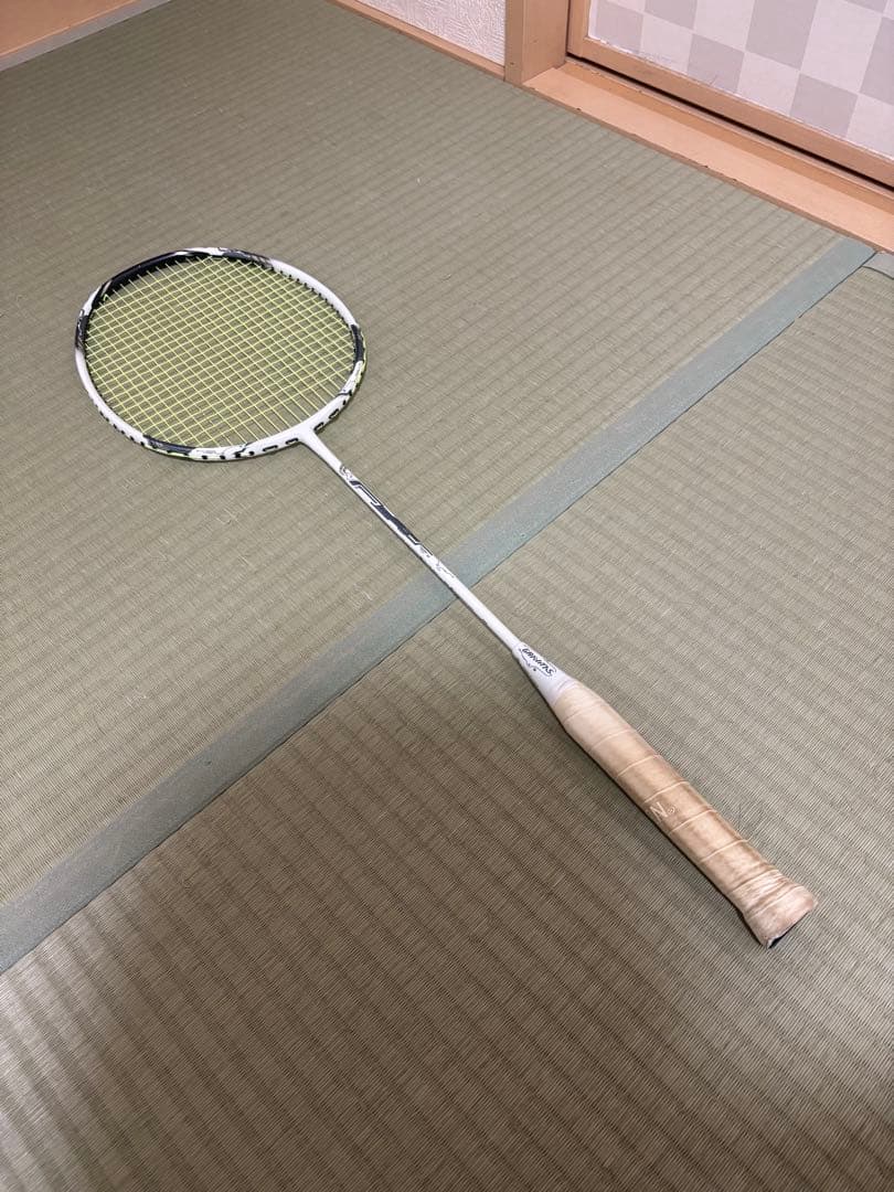 GOSEN GRAVITAS X FL バドミントンラケット（ホワイト×グレー）