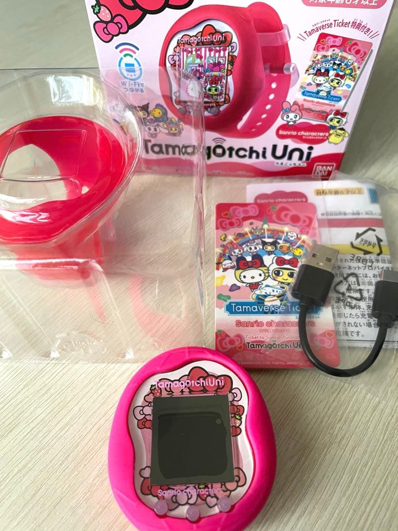 たまごっちuni サンリオコラボ　tamagotchi uni