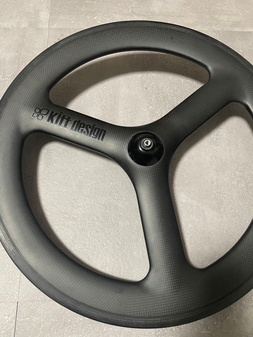 Kitt design カーボンホイール