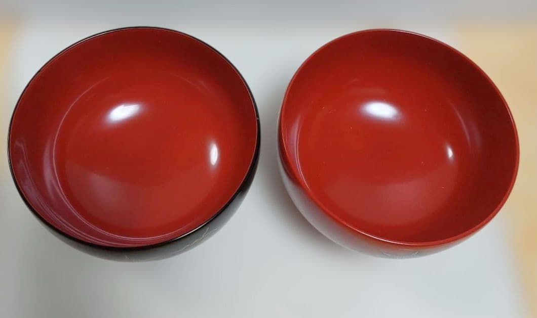 塗り　赤　黒　夫婦椀　花