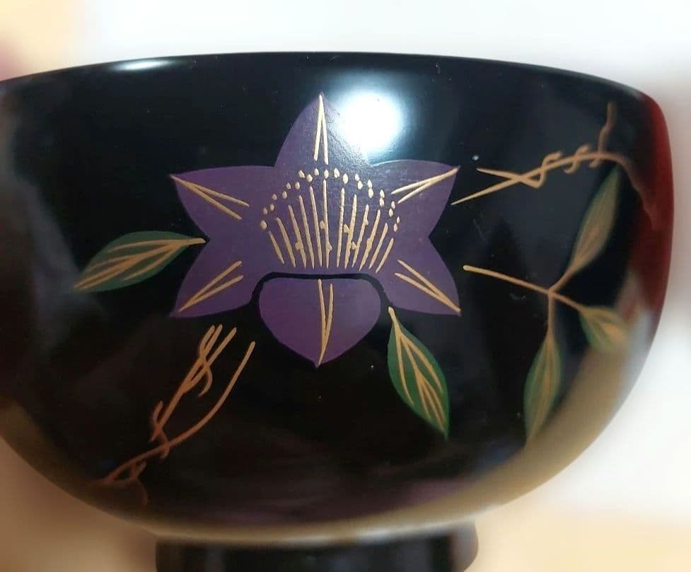 塗り　赤　黒　夫婦椀　花