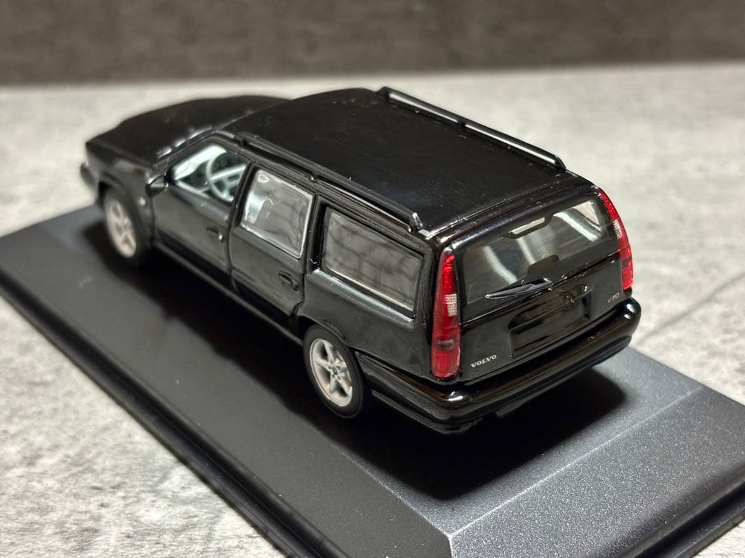 MINICHAMPS 1998 VOLVO V70 ブラック ミニカー
