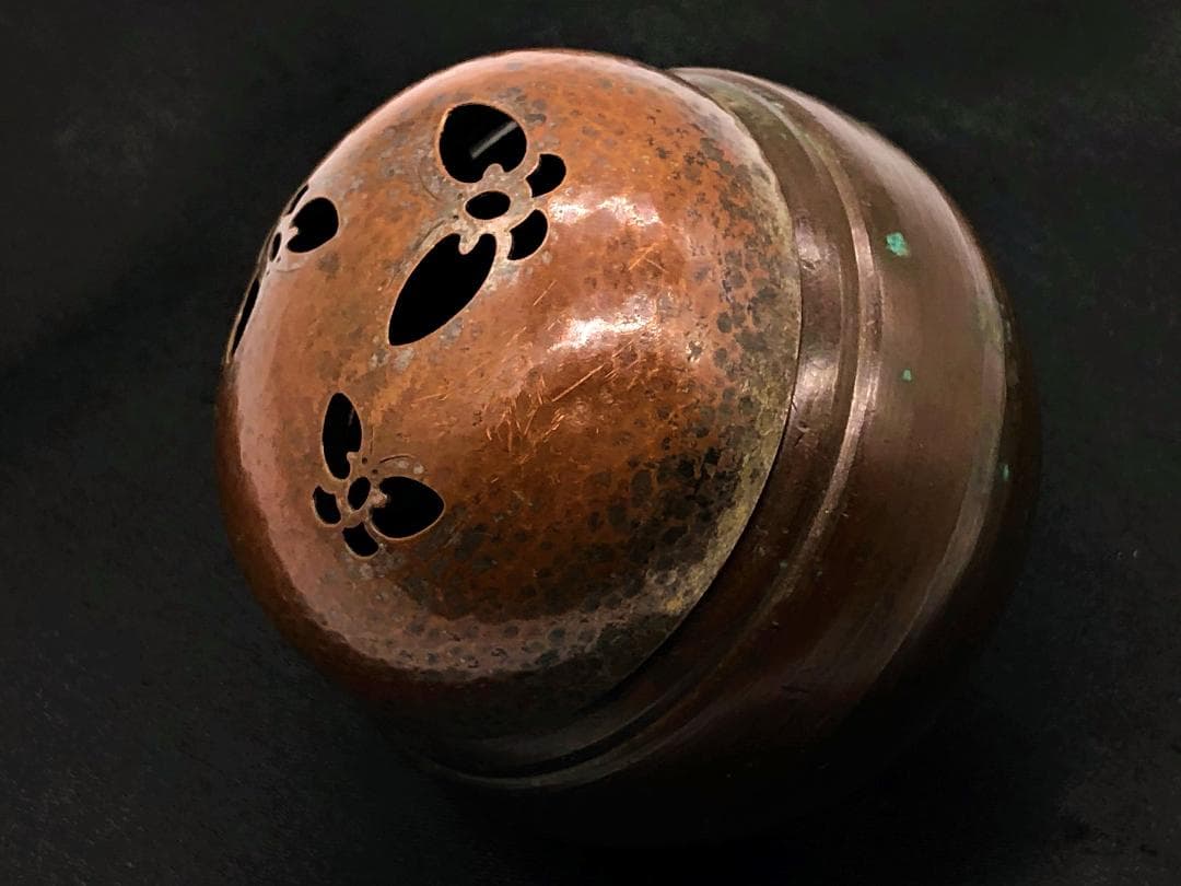 【 影蝶透かし銅香炉 】　骨董　蔵出初