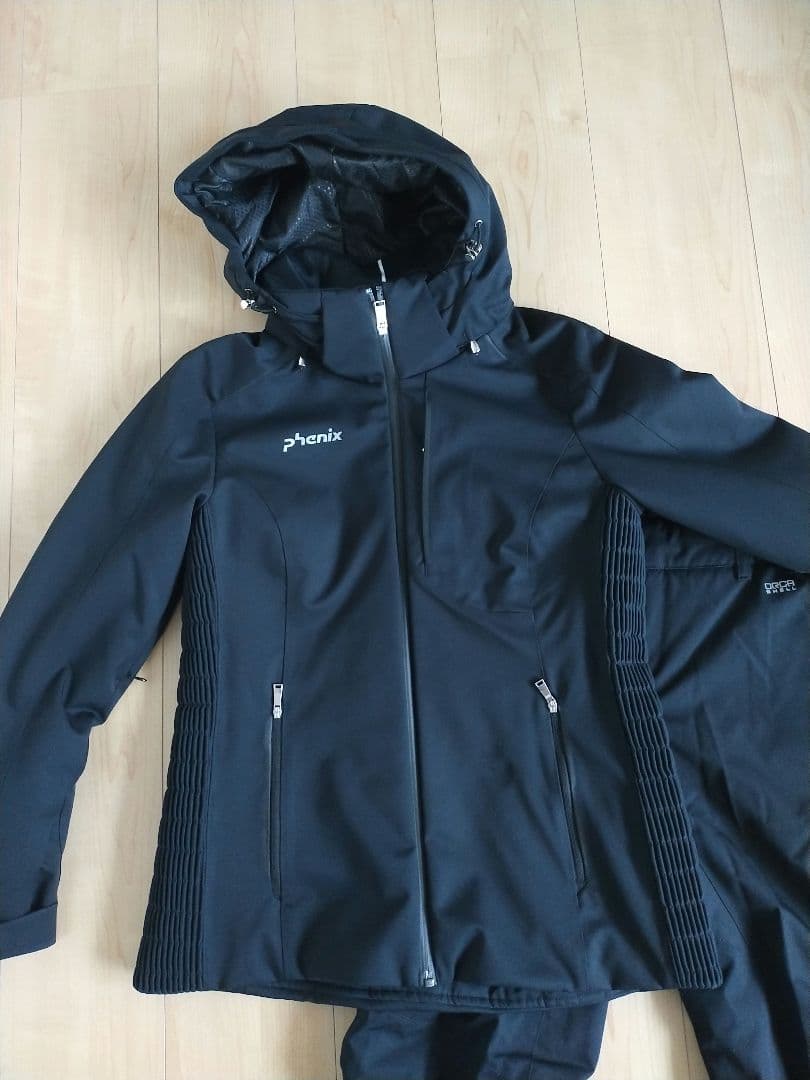 美品　Phenix ブラック　スキーウエア　sizeМ　使用3回以下