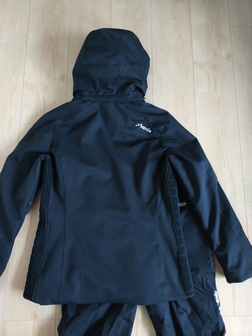 美品　Phenix ブラック　スキーウエア　sizeМ　使用3回以下