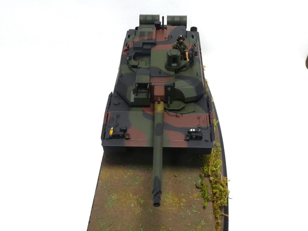 タミヤ　1/35 フランス主力戦車 ルクレール シリーズ2　完成品