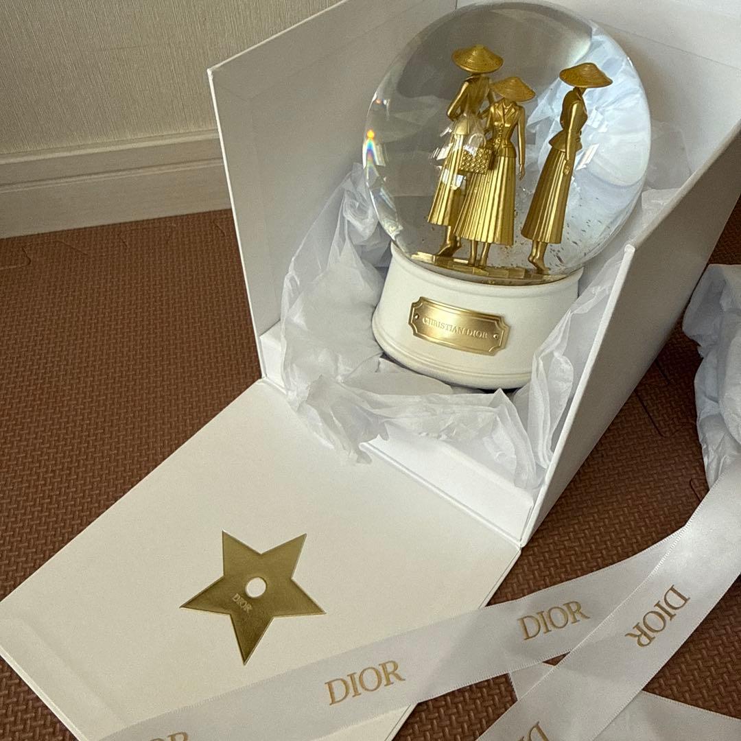 クリスチャンディオール2025ホリデーギフト　スノードーム