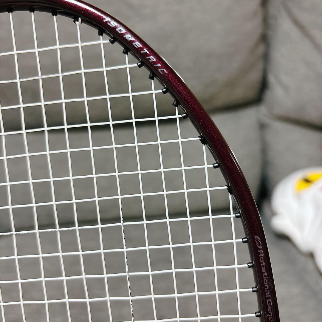 バドミントン　ラケット　 アストロクス 100ZZ クレナイ　4UG5 希少品