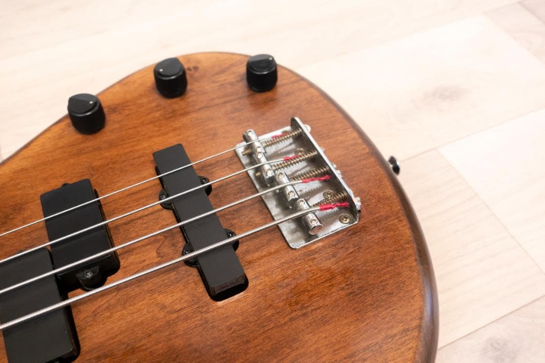 エレキベース YAMAHA Motion-B