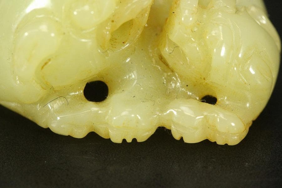 中国美術 白玉 刻猪 根付 置物 5.7cmx3.1cm(HA425)