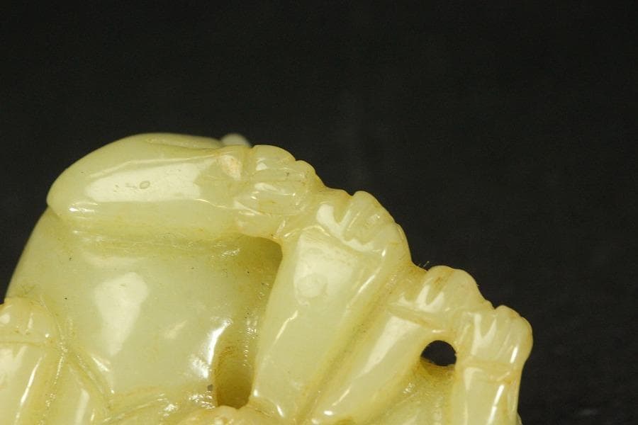 中国美術 白玉 刻猪 根付 置物 5.7cmx3.1cm(HA425)