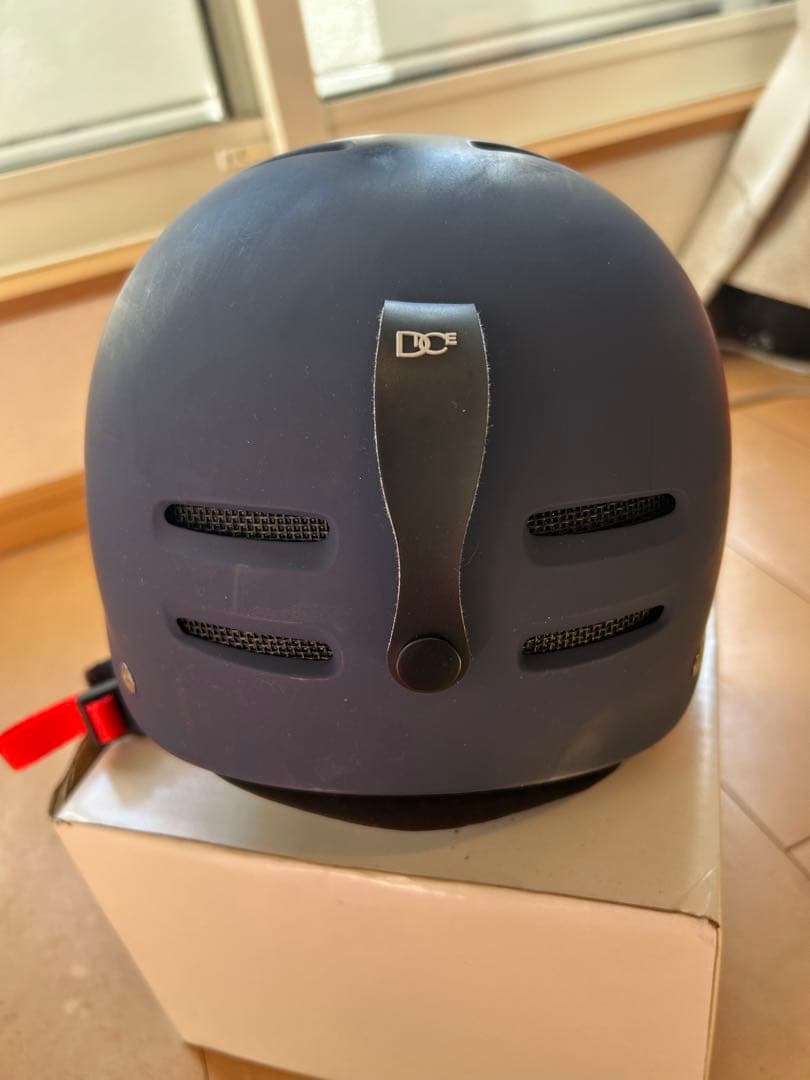 【新品未使用】DICE D5ヘルメット サイズM（56-58cm）