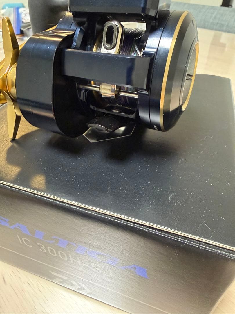 【美品・3回使用】ダイワ ソルティガ IC 300H-SJ右巻スロージギングに