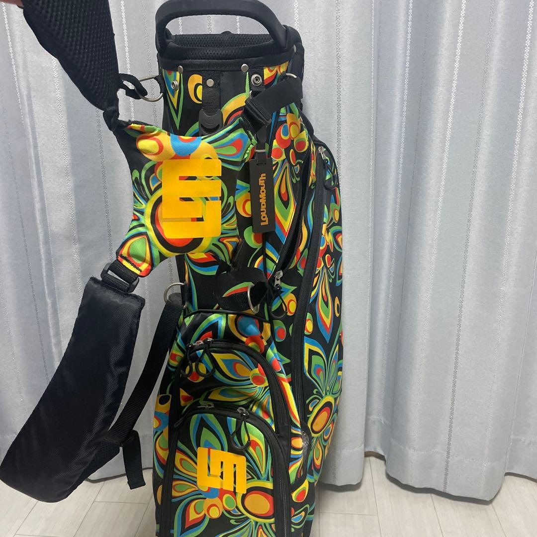 LouD MouTh (ラウドマウス)カラフルな葉模様のキャディバッグ