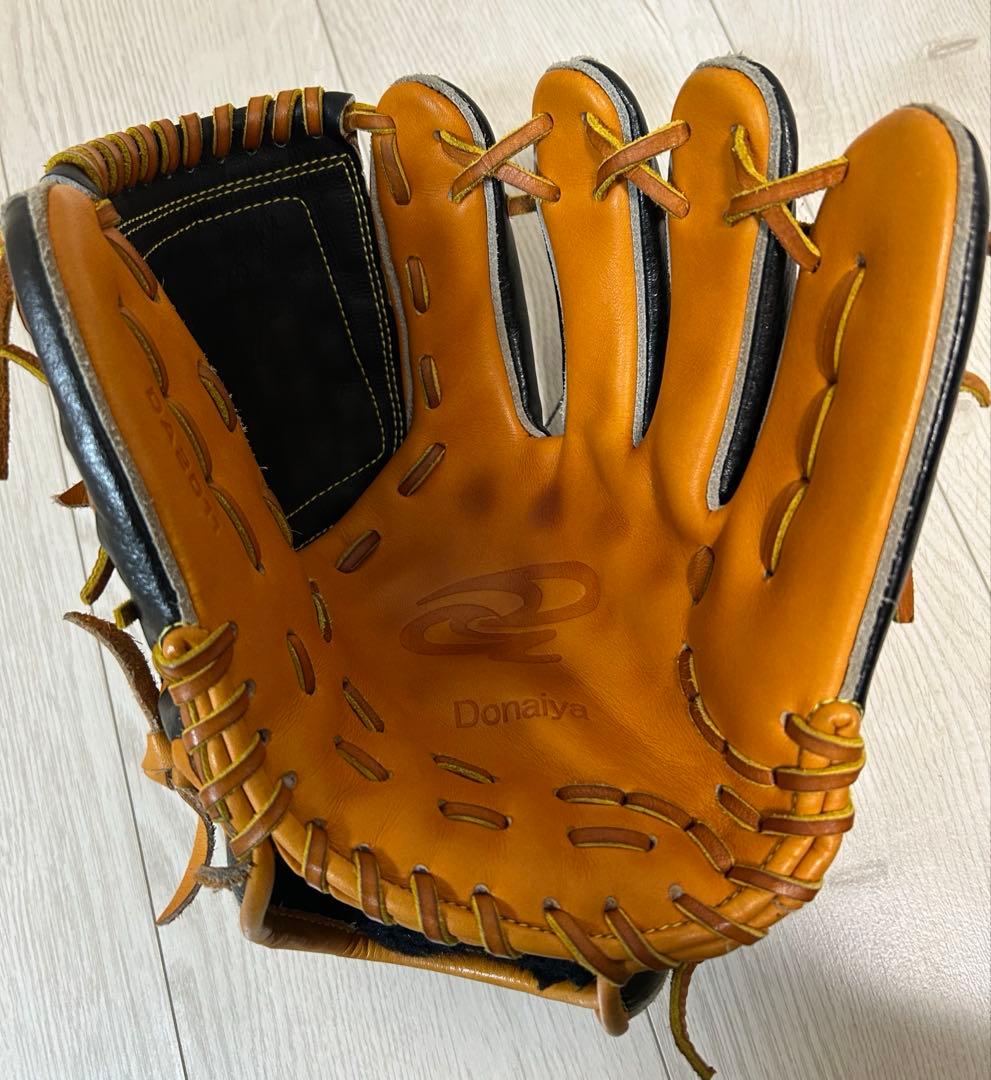 ドナイヤ　限定　グローブ